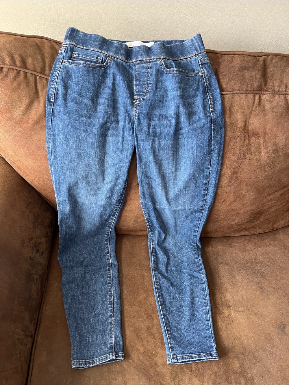 Signature by Levi Strauss Midwash Blue Jeggings